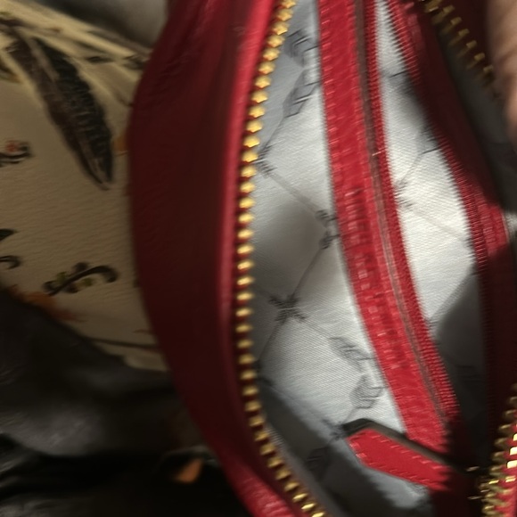 Red leather - Picture 3 of 5